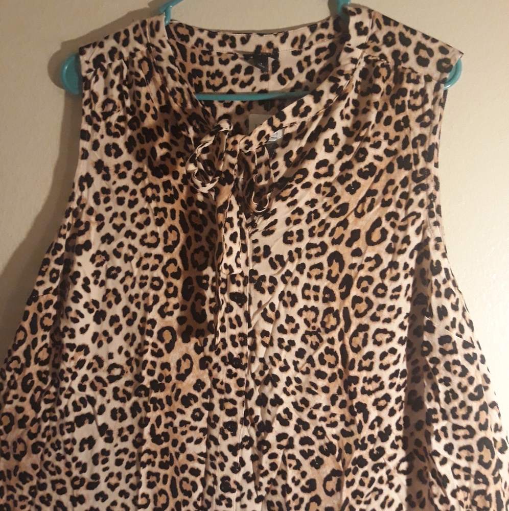 Torrid leopard Print Sleeveless top 1x